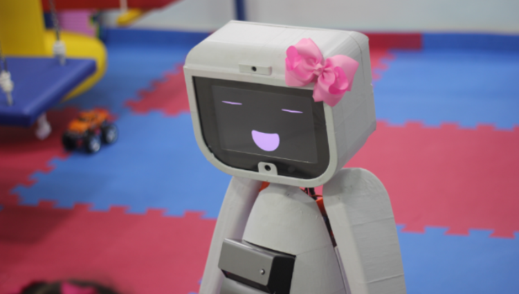 Robô para crianças autistas, semáforo para deficientes visuais e prótese 3D para pessoas com limitações físicas são alguns dos destaques do Ifes na Feira de Inovação